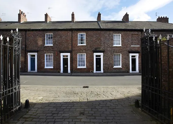 27 George Street Villa York