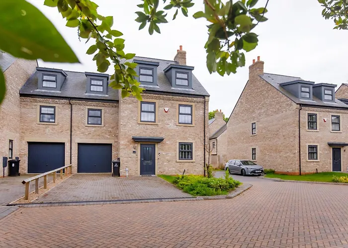 Mount Vale 4 Bedroom Luxury Home & Free Parking York